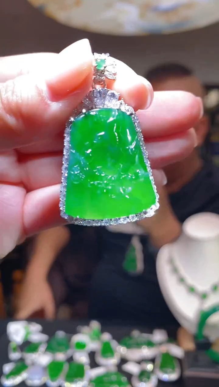 【闪购商品】翡翠颈饰未镶嵌多样性发其一