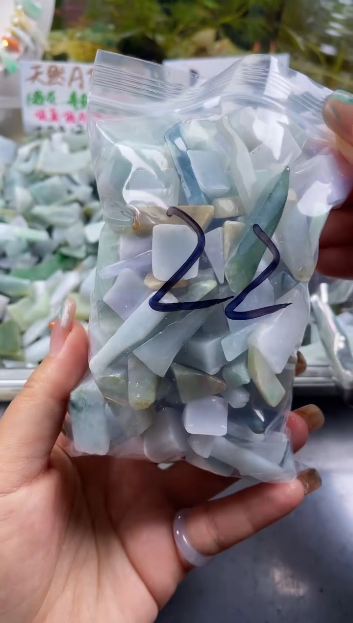配石翡翠天然翡翠小号500克22
