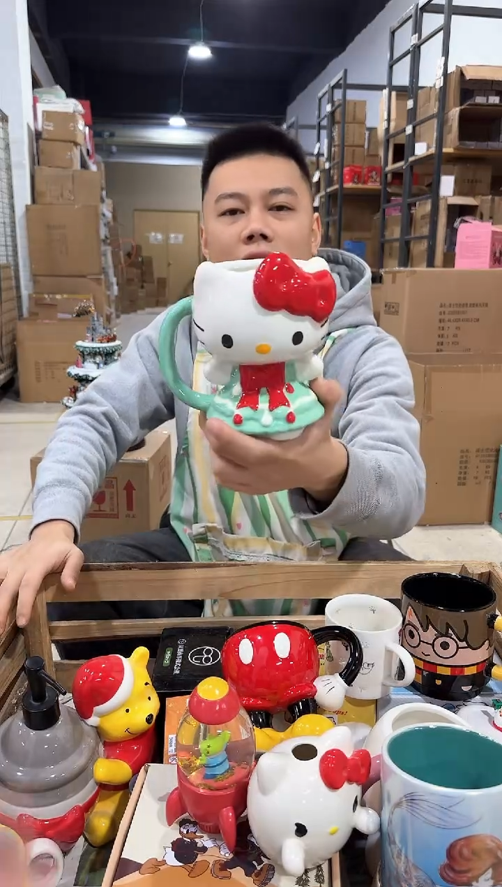 瓷片绿色裙子kt全身杯