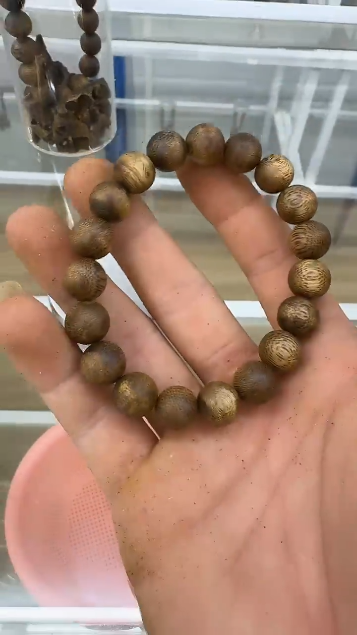 沉香手串1.1规格单圈8克