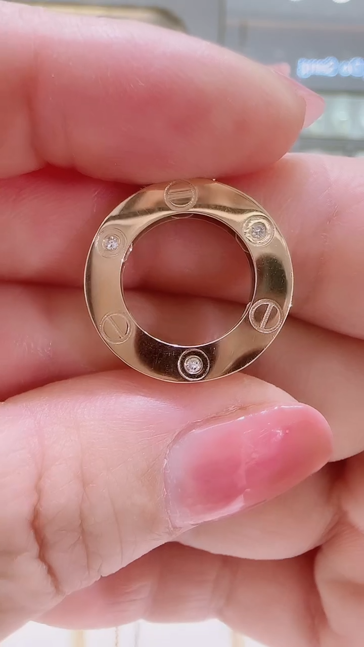 【闪购商品】钻石吊坠(不含链)18K金镶嵌吊坠20mm