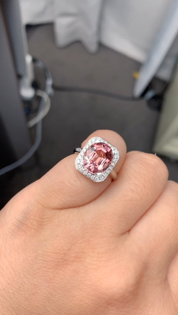 【闪购商品】碧玺戒指18K金镶嵌粉碧玺戒指