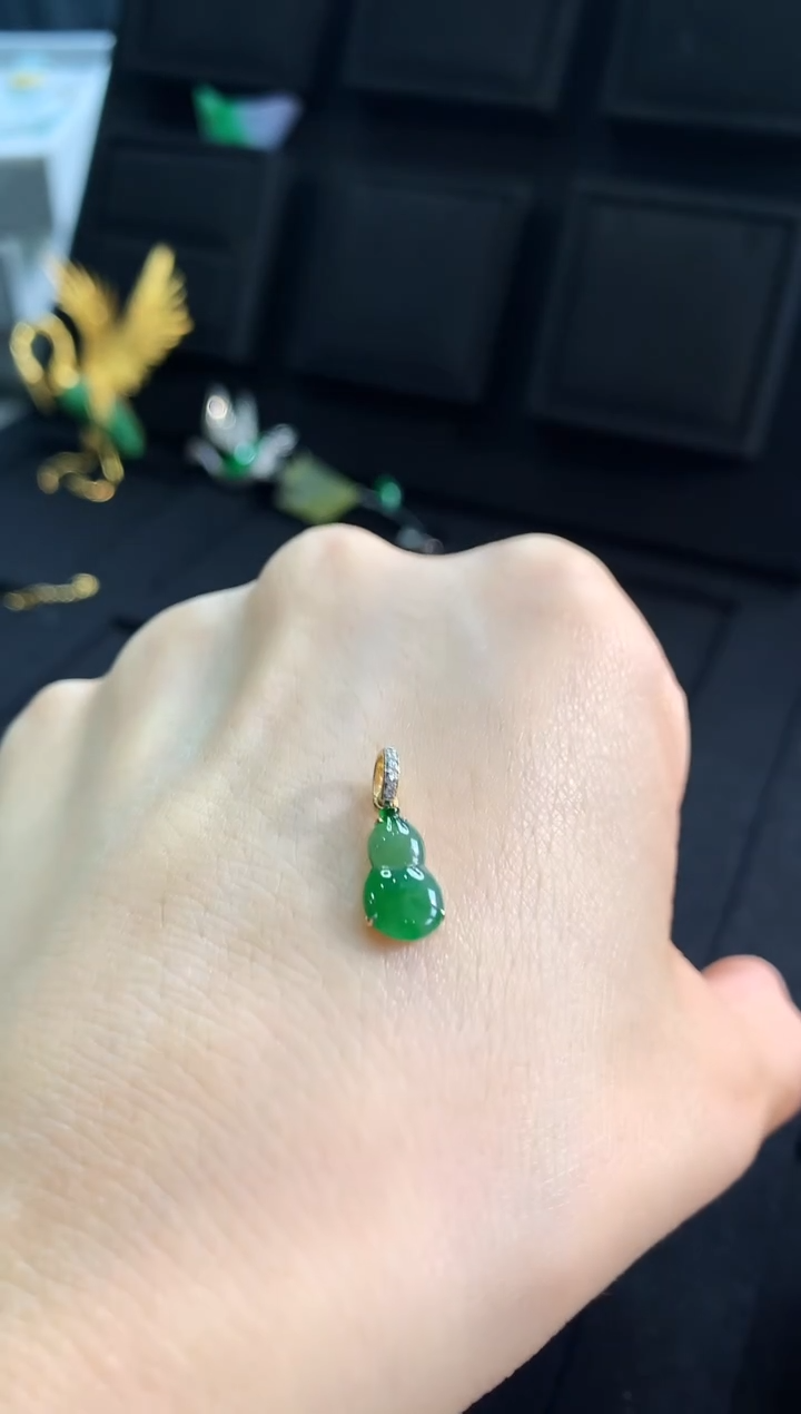 【闪购商品】翡翠吊坠(不含链)18K金镶嵌吊坠