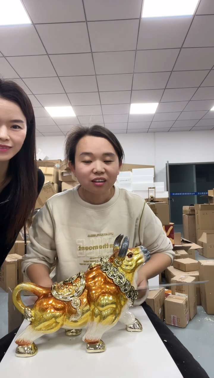 树脂珐琅彩牛气冲天