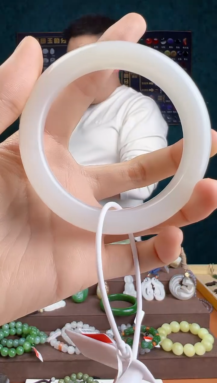 【闪购商品】和田玉手镯未镶嵌拍一发一 多样性发货圈口备注57.8