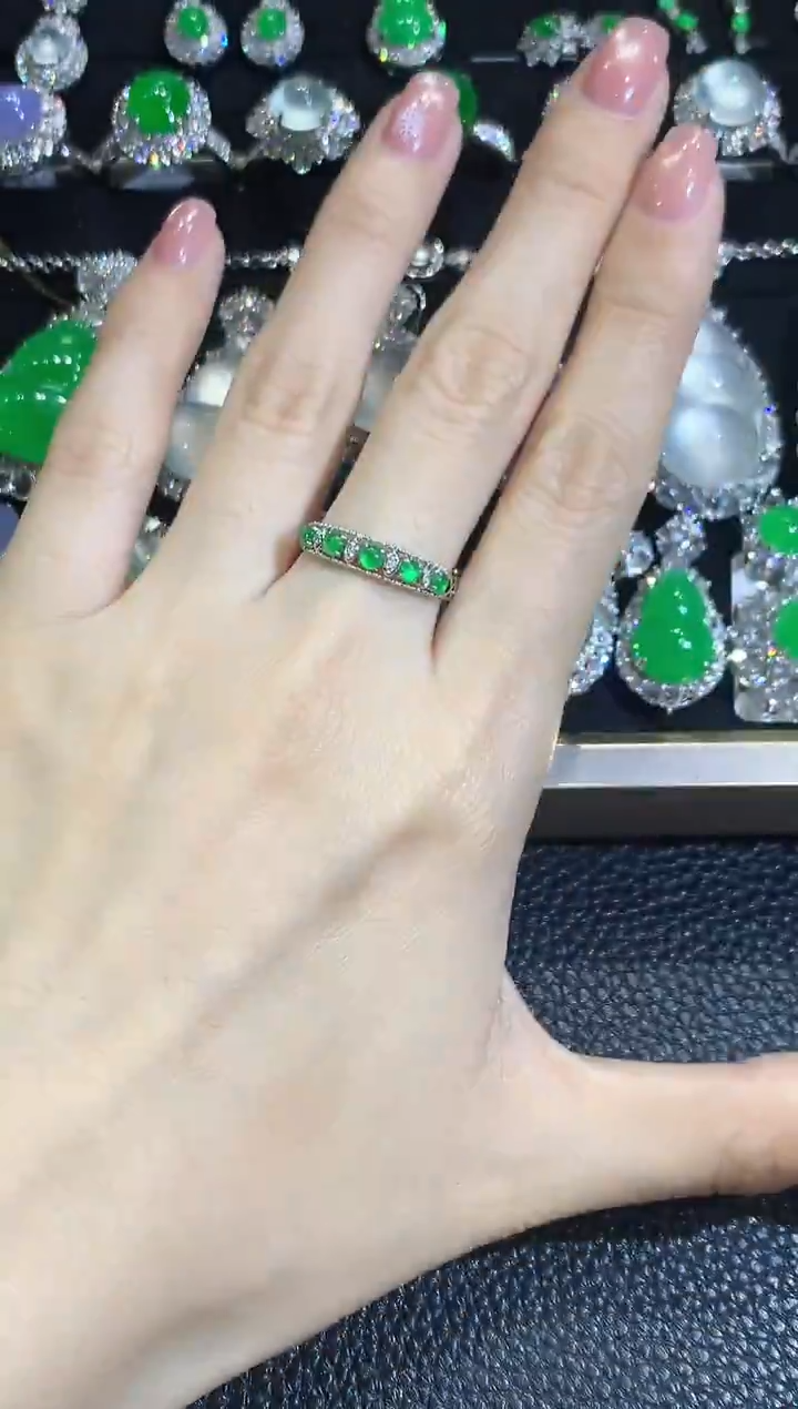 18K金镶嵌戒指翡翠A5翡翠多样性发一件