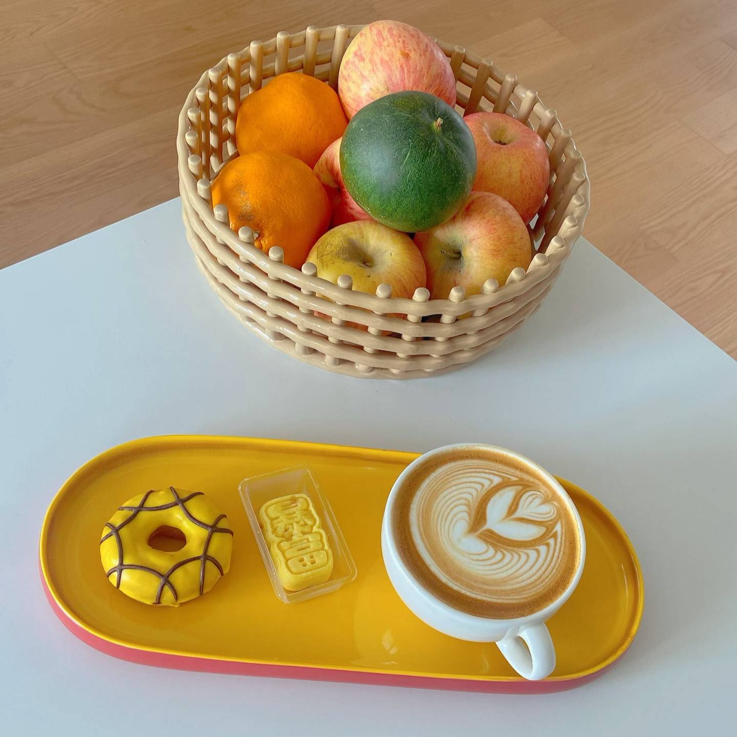 【DQ家】34*14*2.5CM 暖黄色&莓红色 椭圆长条盘 菜盘 双拼釉面工艺