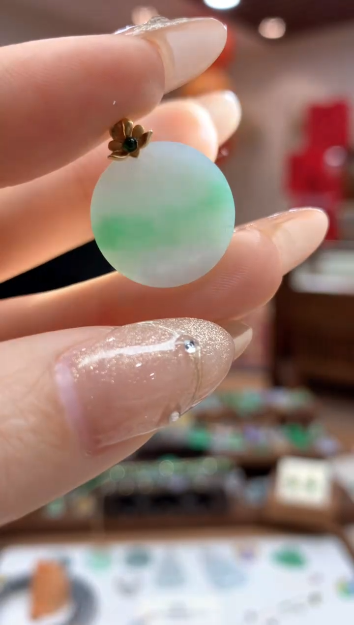 【闪购商品】翡翠吊坠(不含链)18K金镶嵌圆牌