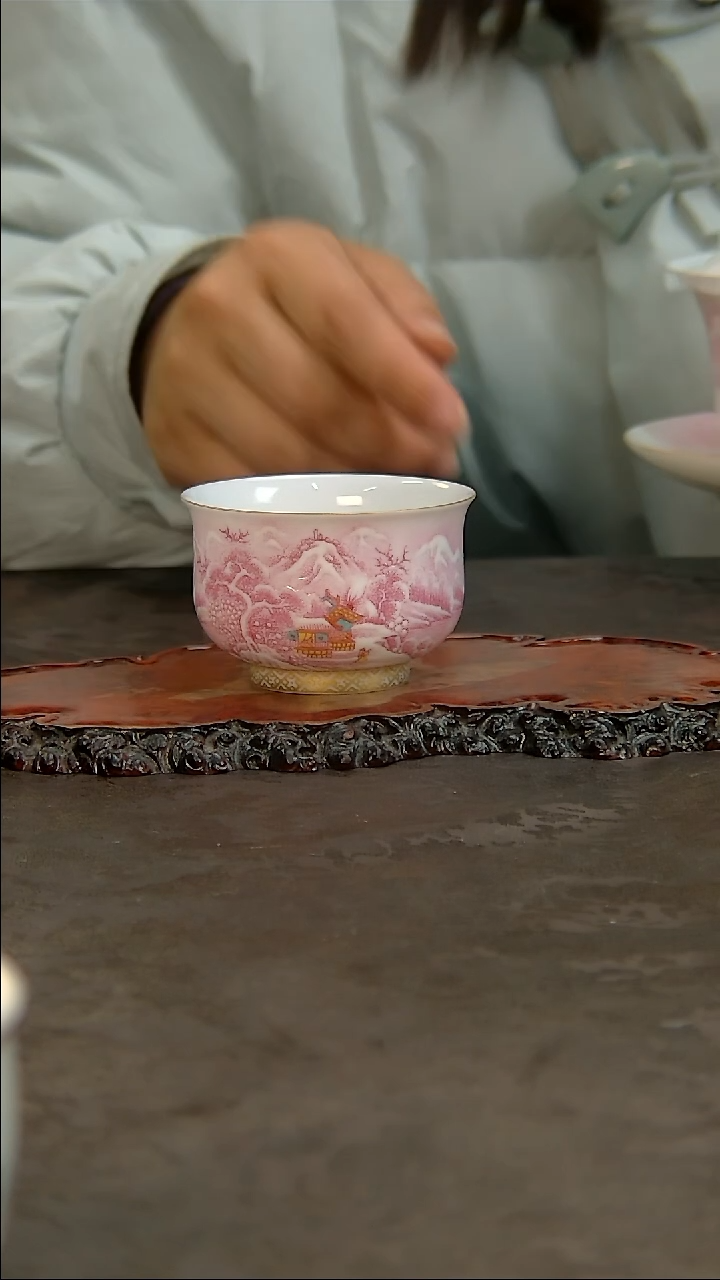 【闪购商品】粉彩手绘雪景主人杯