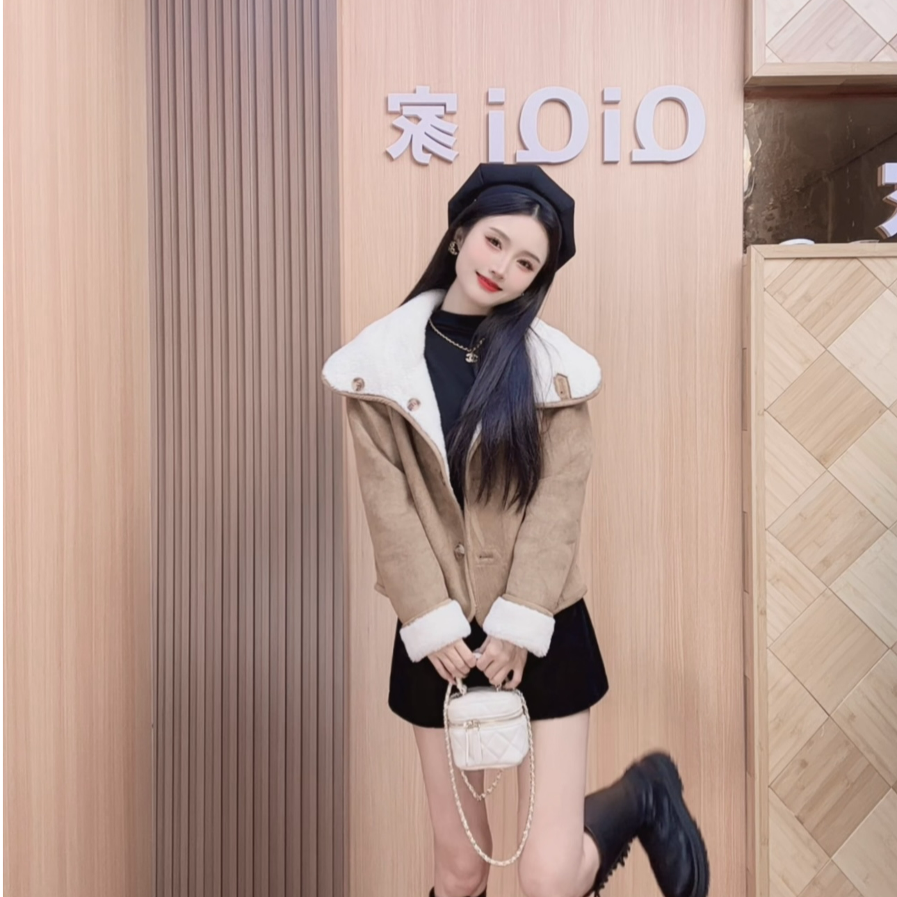 QiQi家 皮毛一体拼接高级感冬季新款毛毛时尚设计感外套