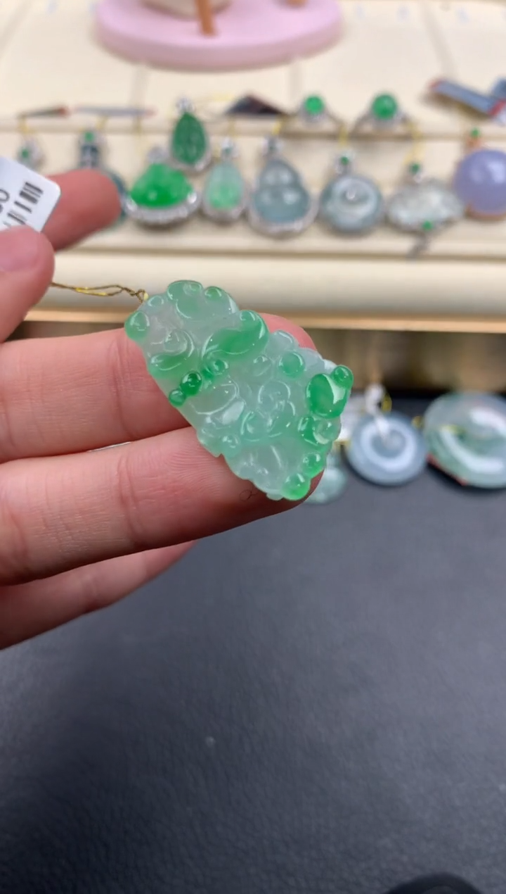 【闪购商品】翡翠颈饰未镶嵌A621