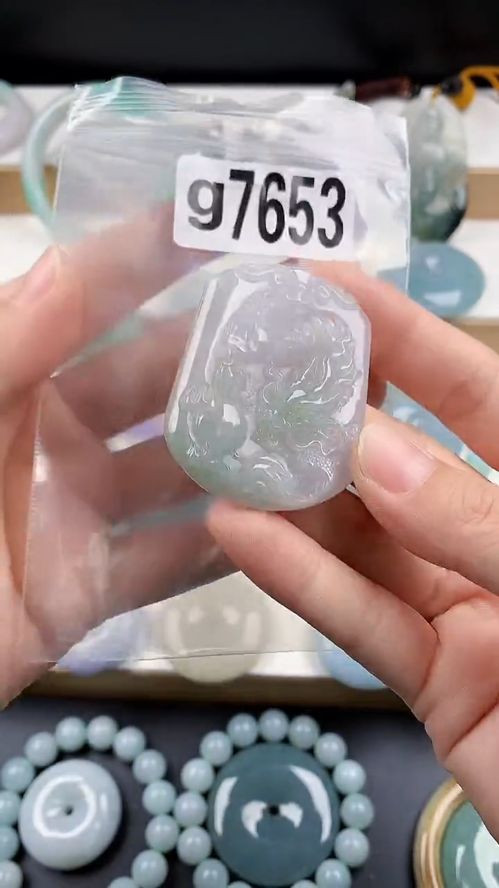 颈饰未镶嵌翡翠天然翡翠吊坠挂件