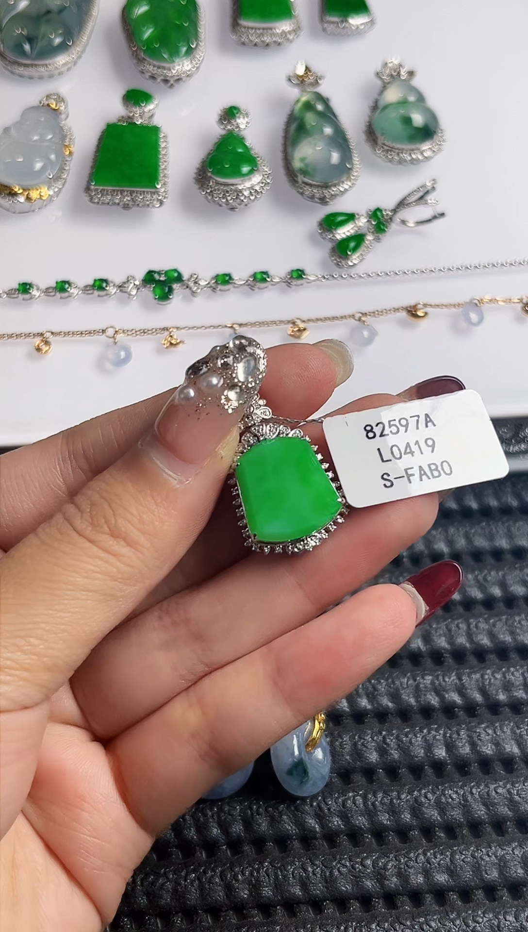 【闪购商品】翡翠吊坠(不含链)18K金镶嵌4096   
