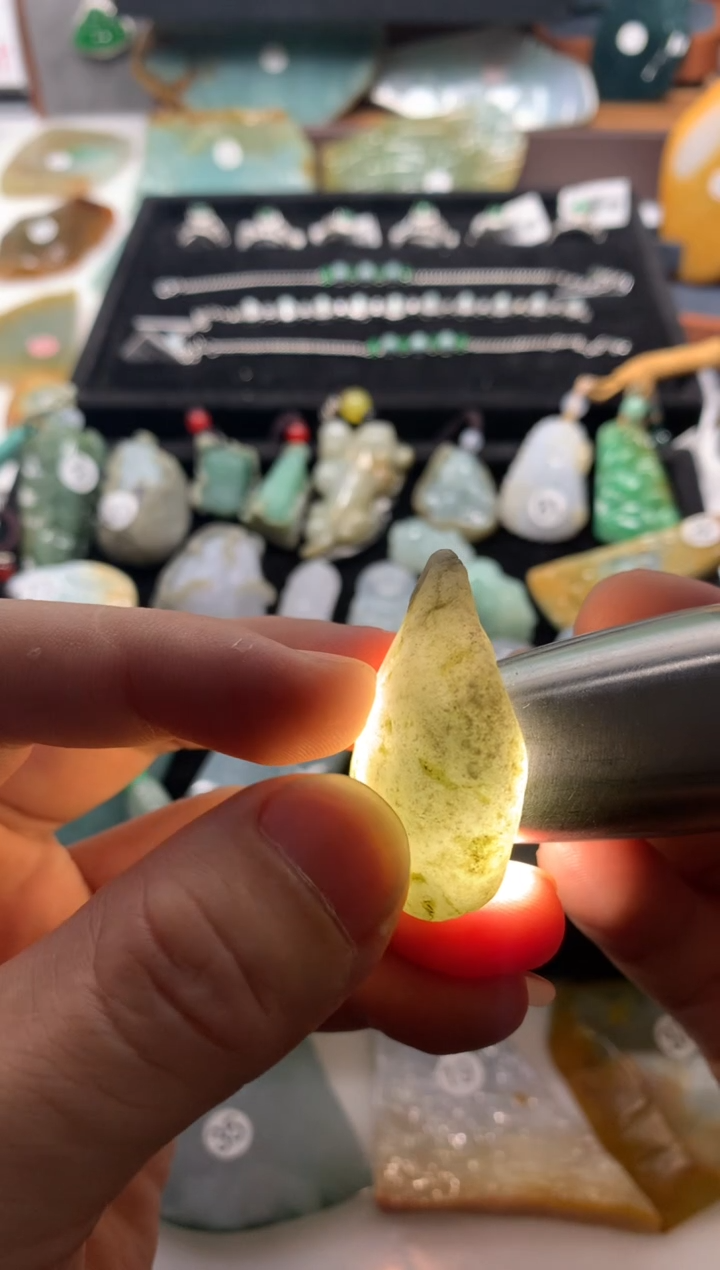 未镶嵌挂件翡翠翡翠