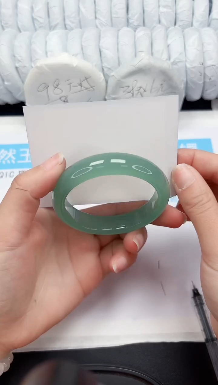 【闪购商品】石英质玉手镯未镶嵌150-56.5
