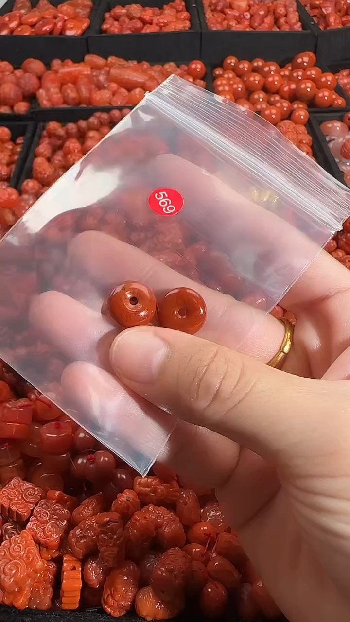 颈饰未镶嵌南红玛瑙1
