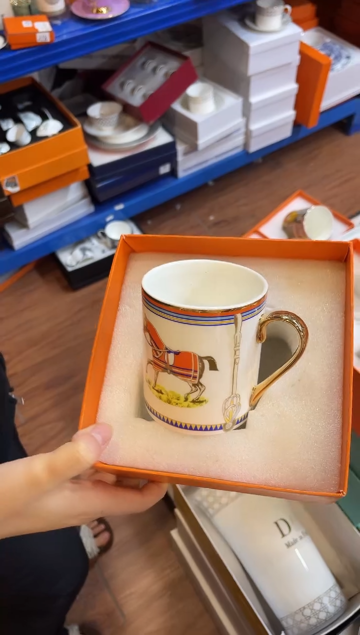 杯鸿辉家品牌瓷器，京东包邮！