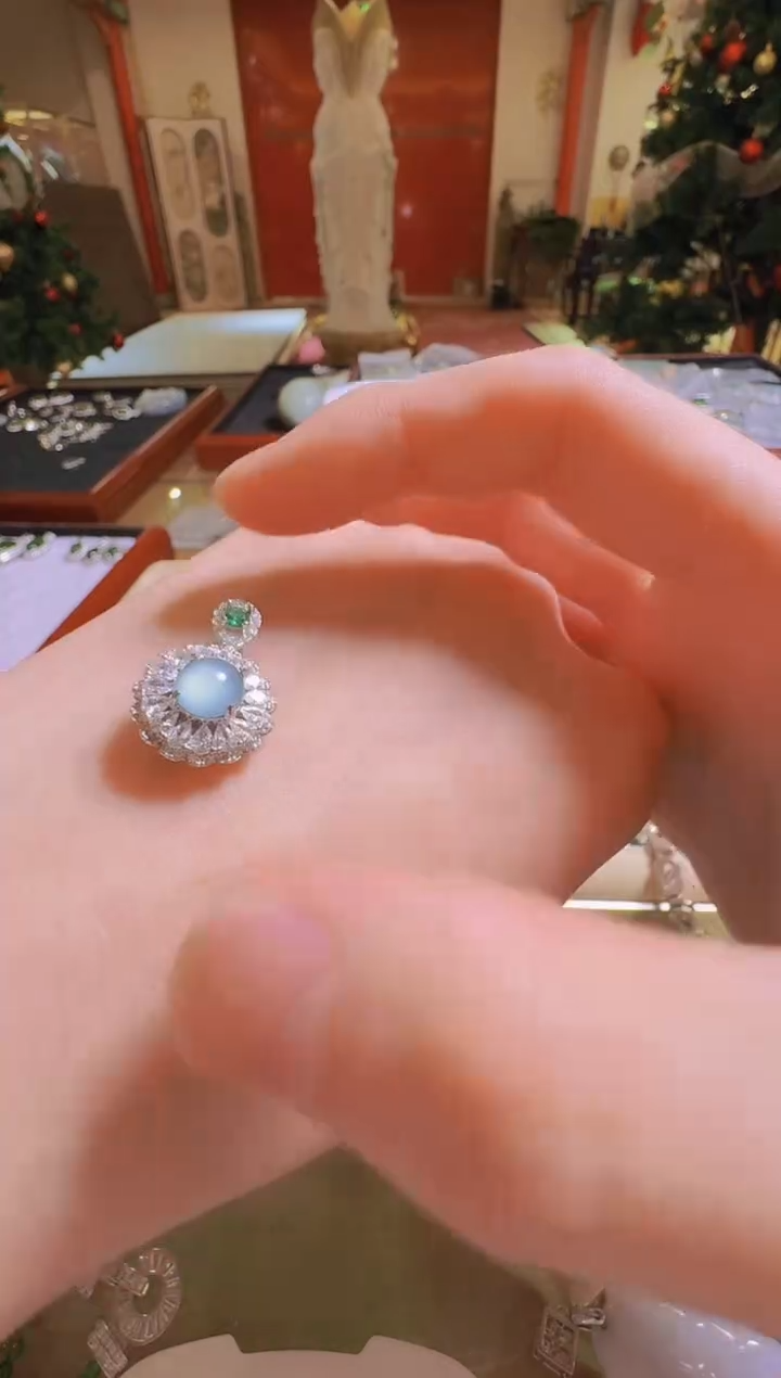 【闪购商品】翡翠吊坠(不含链)未镶嵌翡翠