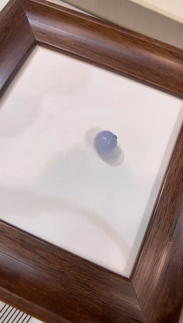 颈饰18K金镶嵌翡翠圆珠