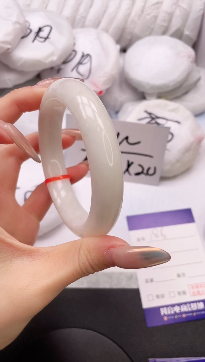 【闪购商品】和田玉手镯未镶嵌14K186-61