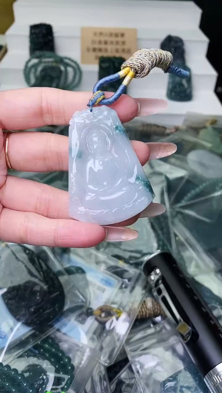 颈饰未镶嵌翡翠 