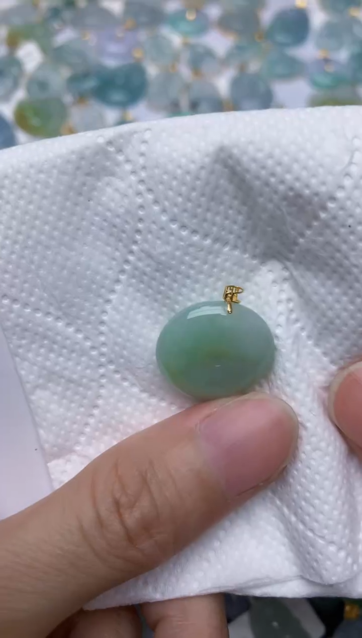 翡翠18K金镶嵌颈饰天然A货翡翠