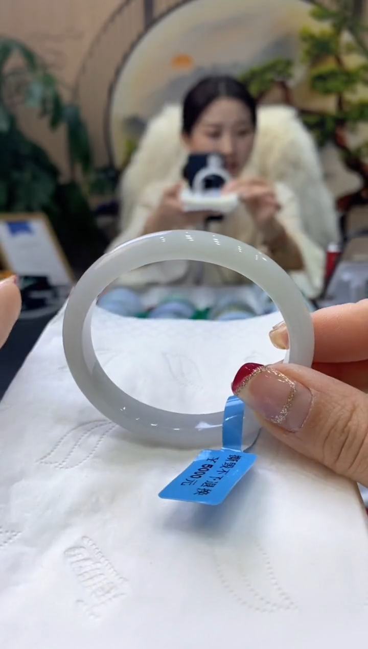 【闪购商品】翡翠手镯未镶嵌99903629