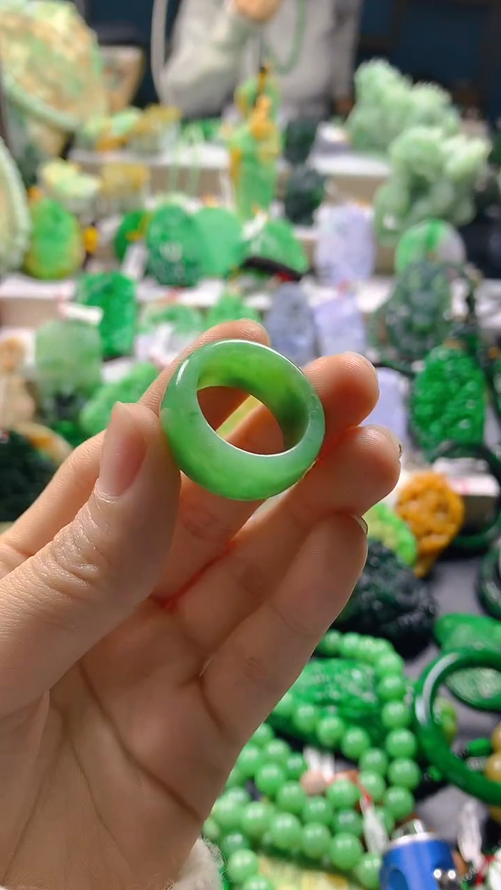 颈饰未镶嵌翡翠最***排天然缅甸a货翡翠