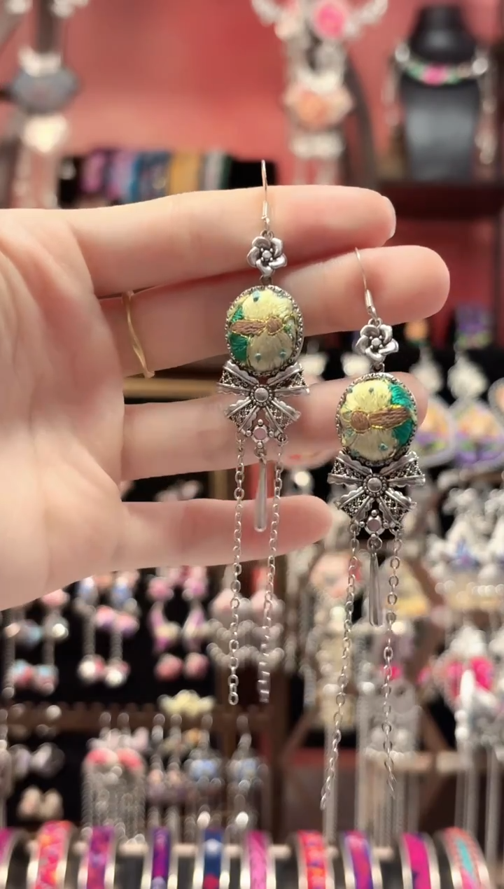 织绣 云织谣民族风精美饰品   372