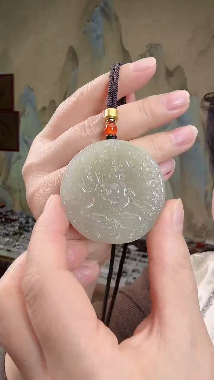 颈饰未镶嵌和田玉.
