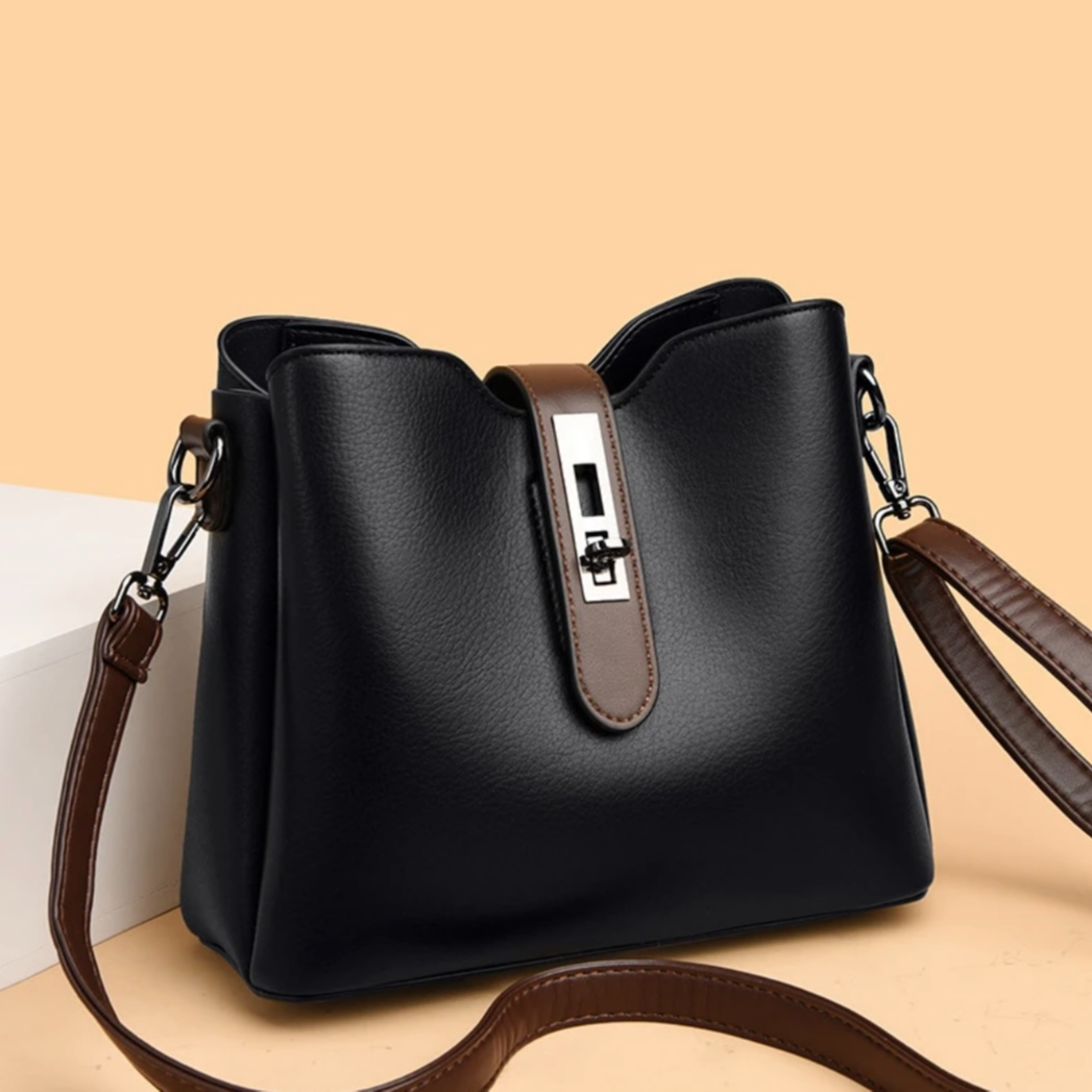 琪琪家休闲清爽女包直拍链接（默认微瑕）