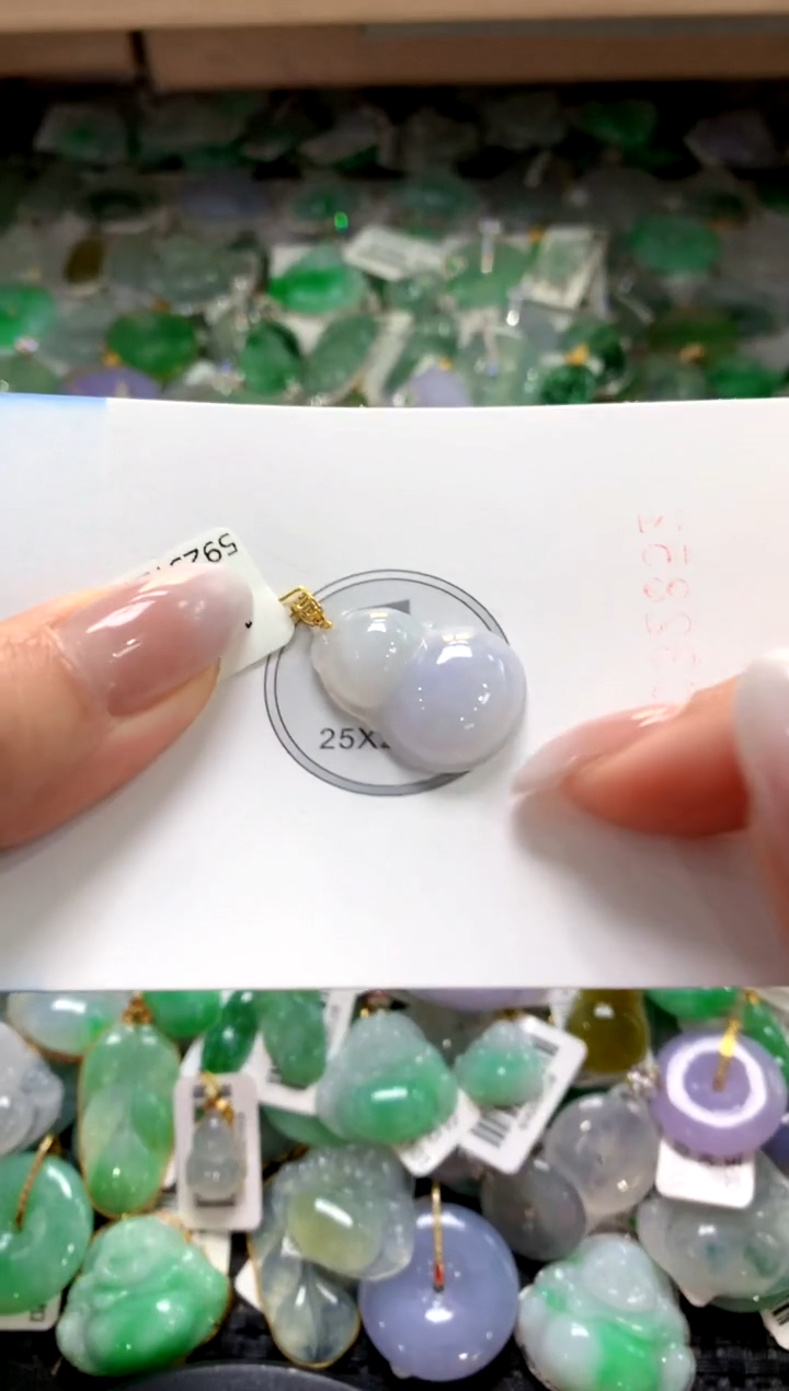 颈饰18K金镶嵌翡翠1111111111111111