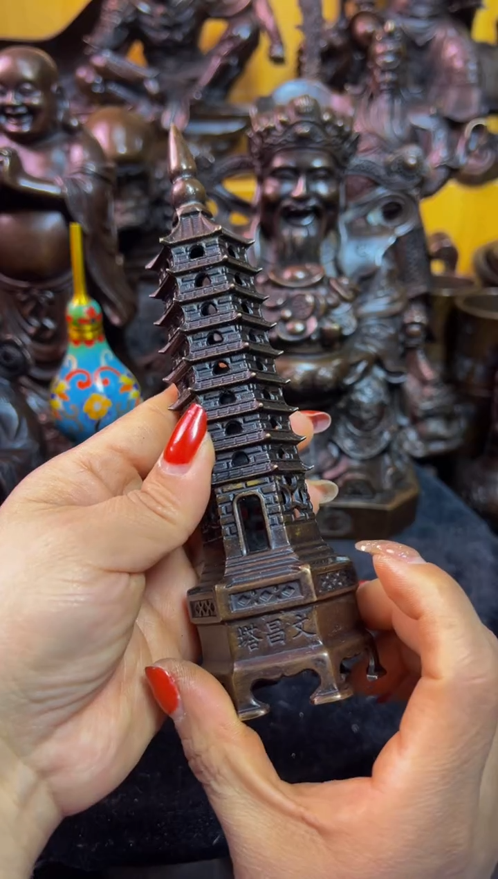 【闪购商品】1案台摆件 物品摆件 9层