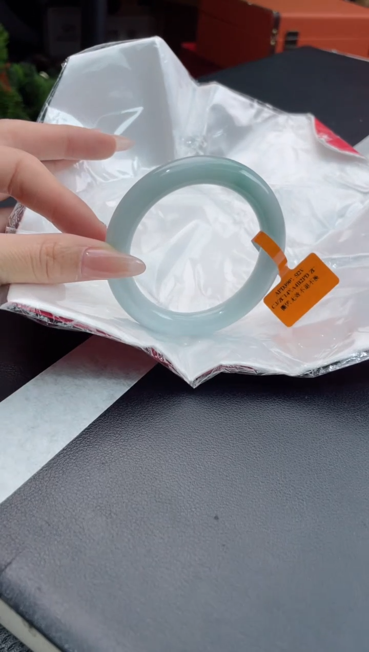 【闪购商品】翡翠手镯未镶嵌1翡翠手镯