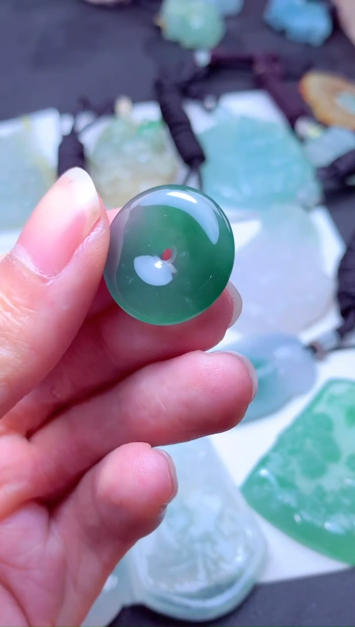 颈饰未镶嵌翡翠天然A货翡翠