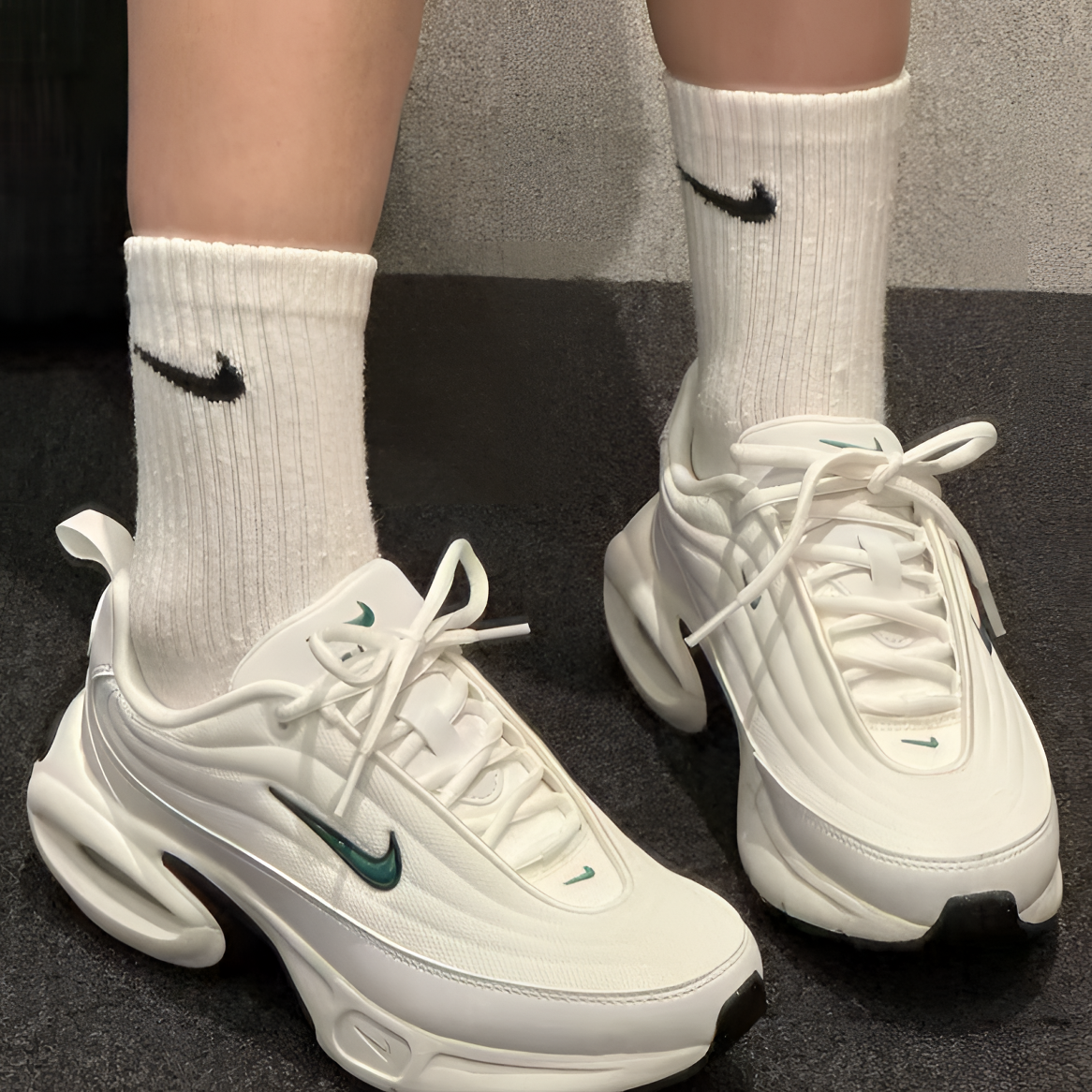 【小鱼孤品】NIKE/耐克女鞋AIR MAX气垫缓震百搭运动鞋HF3053-106
