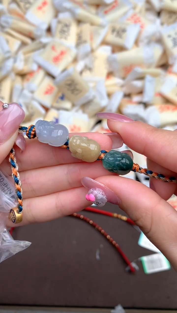 【闪购商品】翡翠手绳未镶嵌 — 