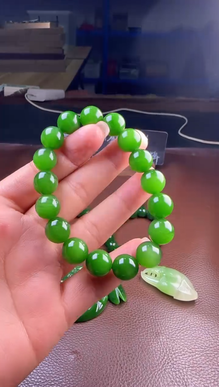 【闪购商品】和田玉挂件未镶嵌艳阳绿单圈