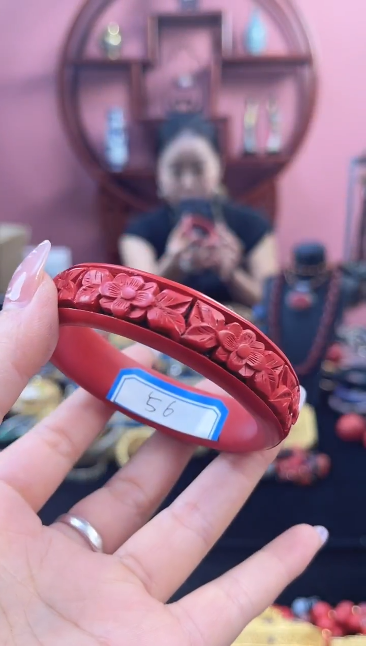 非遗 雕漆花卉手镯 56