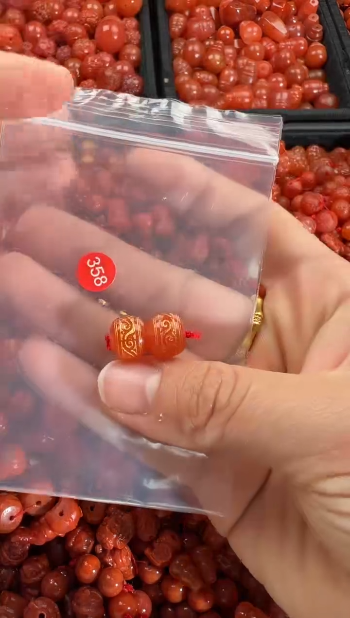 【闪购商品】南红玛瑙颈饰未镶嵌1