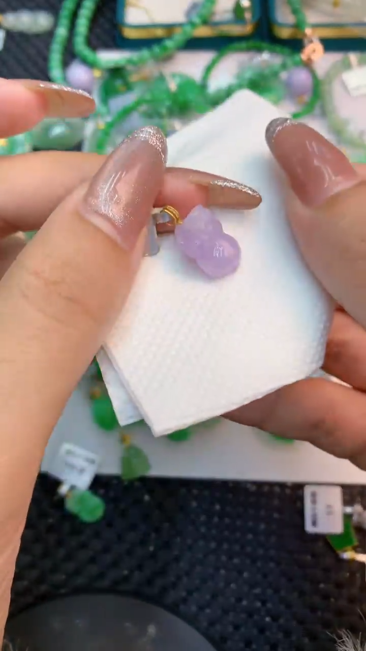 颈饰18K金镶嵌翡翠1