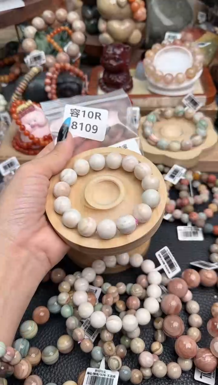 【闪购商品】石英质玉手链未镶嵌10R8109