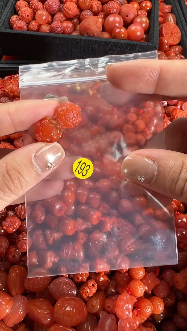 【闪购商品】南红玛瑙颈饰未镶嵌1