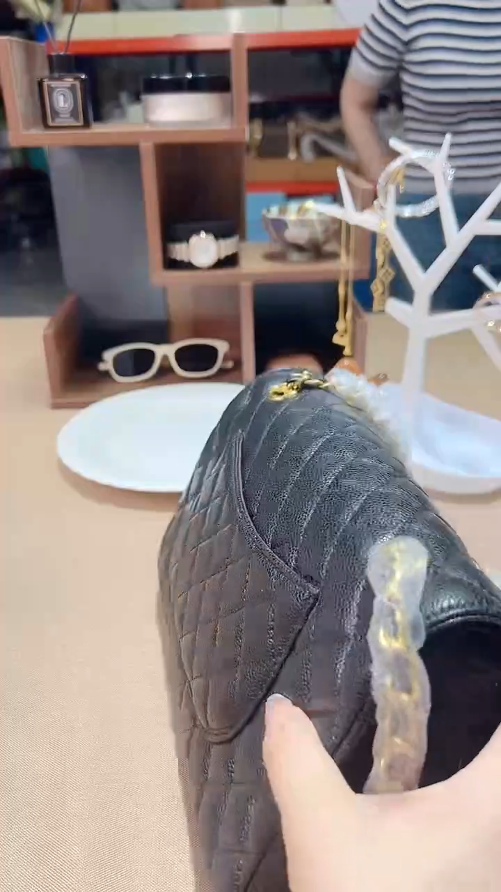 瓷片碗碟好物一件不留@@1