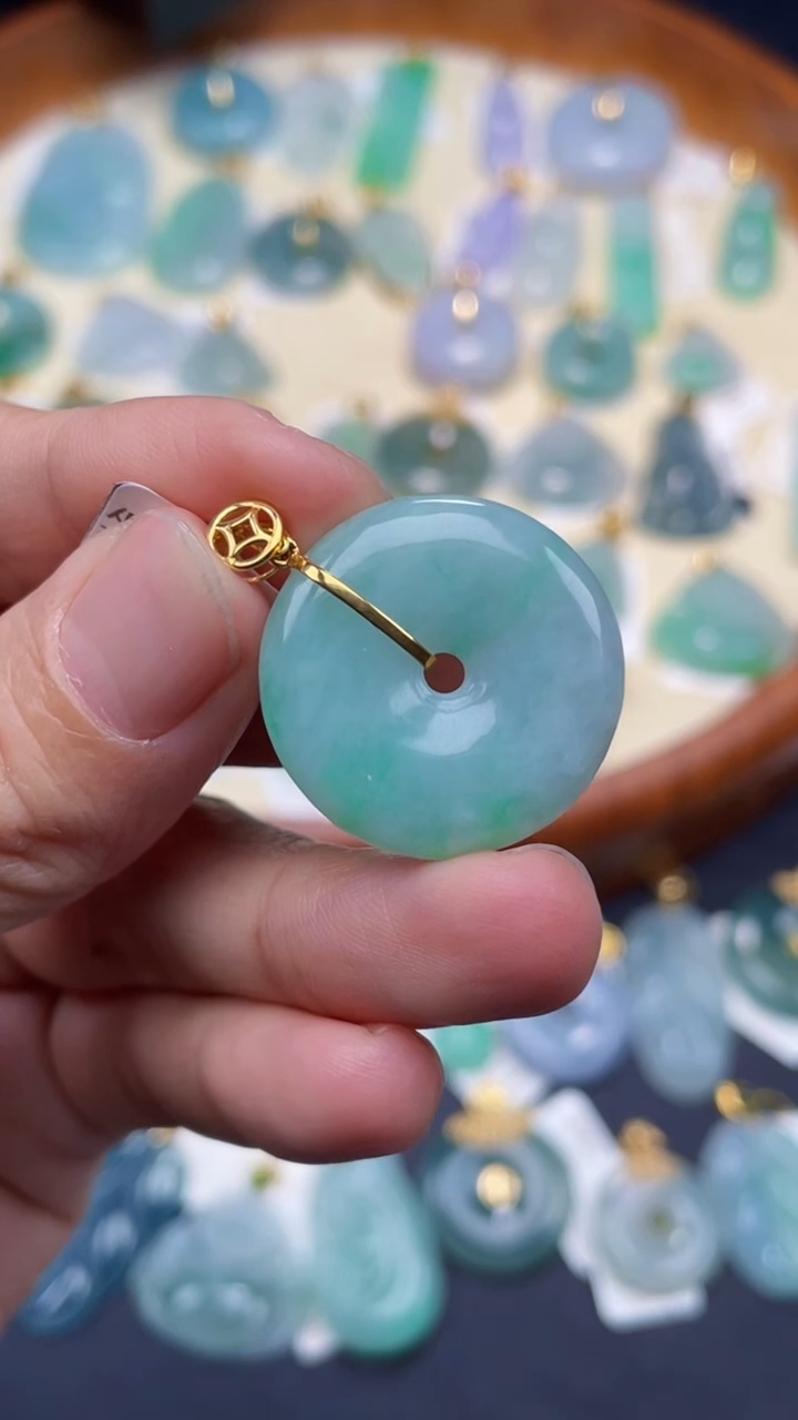 【闪购商品】翡翠颈饰18K金镶嵌平安扣