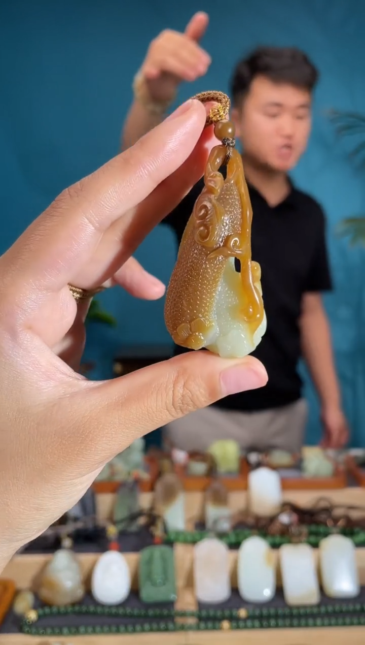 和田玉未镶嵌颈饰1