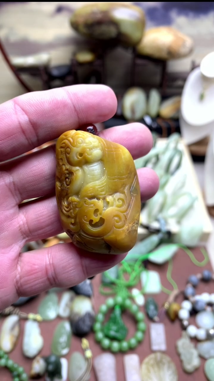 【闪购商品】和田玉颈饰未镶嵌黄沁手把