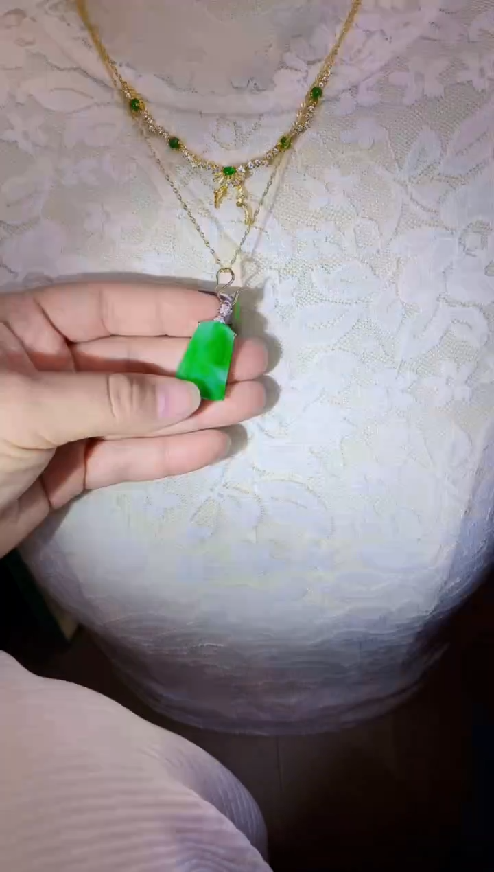 【闪购商品】翡翠颈饰18K金镶嵌吊坠