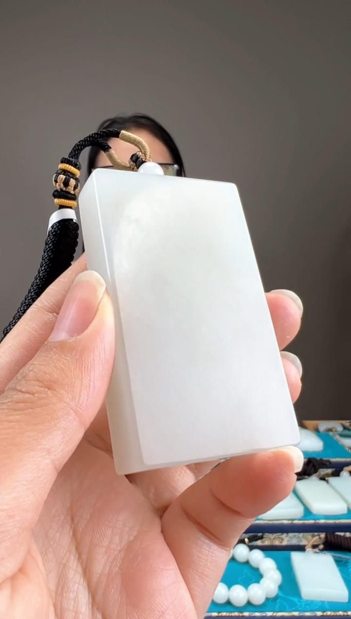 和田玉未镶嵌颈饰1