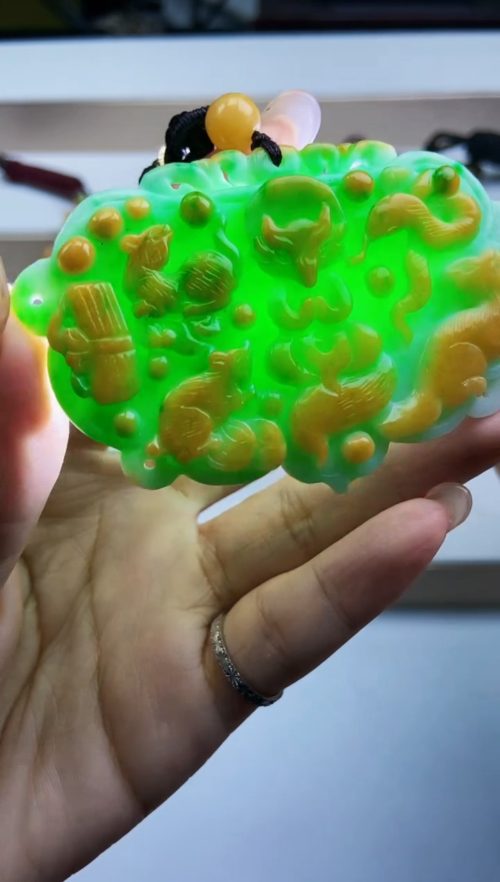 颈饰未镶嵌翡翠翡翠A货